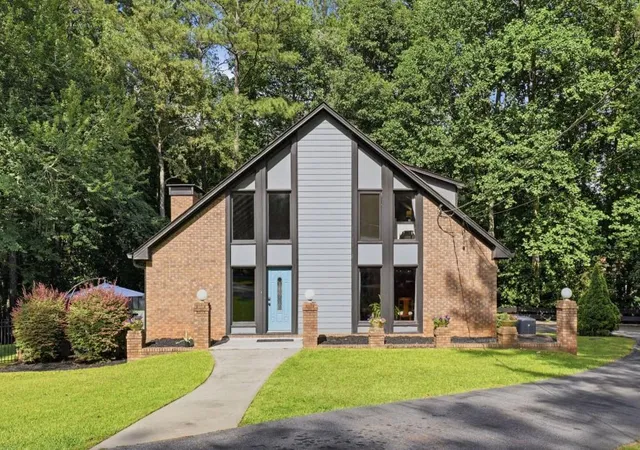 Photo 1 of Single family home for sale at 1605 Saint Tropez Way, Sandy Springs, GA 30350 | MLS# 7784965 | Listing updated on 2026-09-09