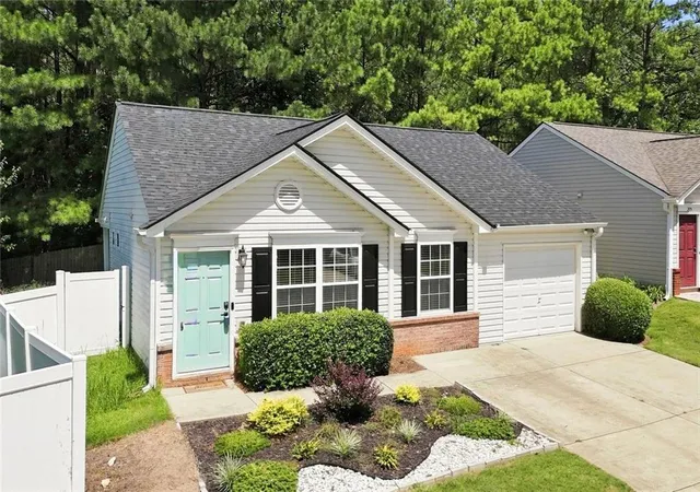 1st image of 203 Oak Grove Ln, Acworth, GA 30102 | MLS# 7814437