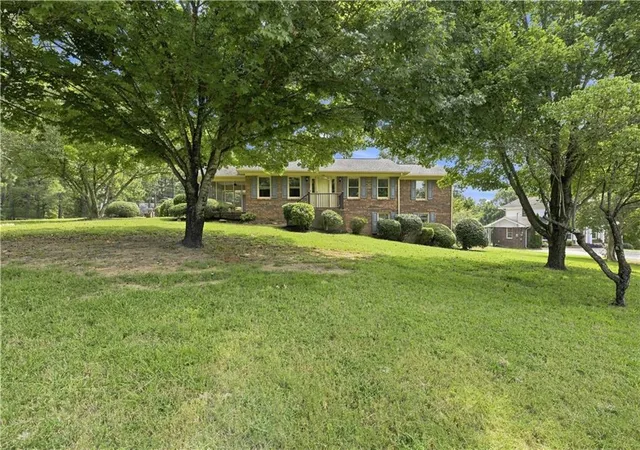 Photo 1 of Single family home for sale at 208 Woodland Cir Se, Calhoun, GA 30701 | MLS# 7828400 | Listing updated on 2026-09-18