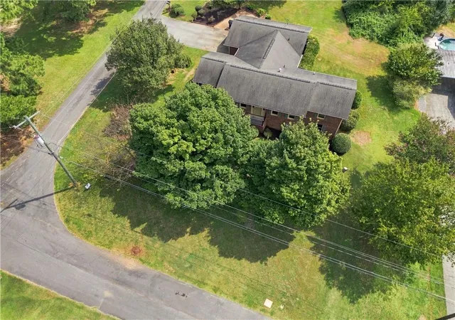 Photo 4 of Single family home for sale at 208 Woodland Cir Se, Calhoun, GA 30701 | MLS# 7828400 | Listing updated on 2026-09-18