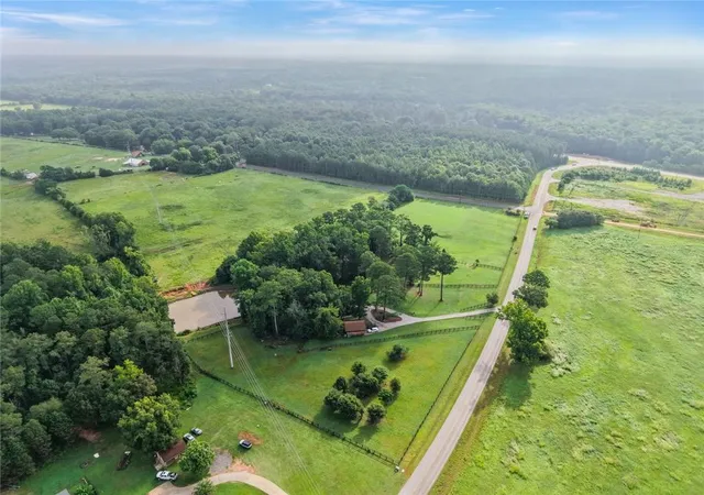 Photo 4 of Sale Pending at 180 River Cvs Rd, Social Circle, GA 30025 | MLS# 7817159 | Listing updated on 2026-08-26
