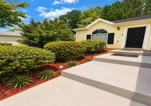 Photo 3 of Single family home for sale at 182 Brandon Ridge Cir, Stockbridge, GA 30281 | MLS# 7820833 | Listing updated on 2026-09-30