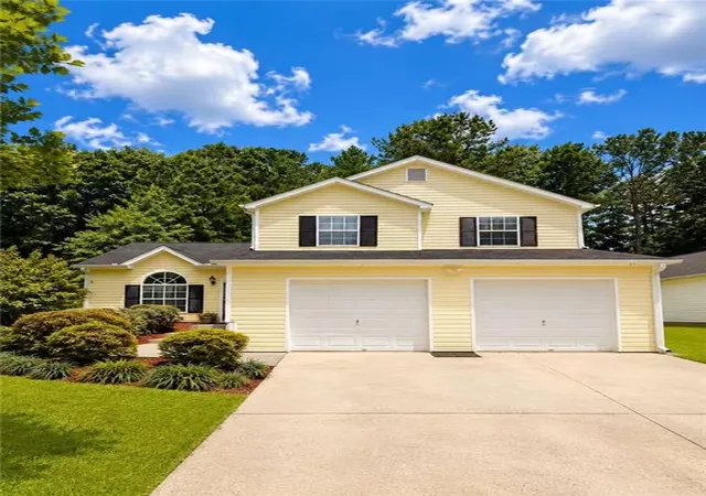 Photo 3 of Single family home for sale at 182 Brandon Ridge Cir, Stockbridge, GA 30281 | MLS# 7820833 | Listing updated on 2026-09-30