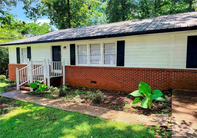 3rd image of 105 Dogwood Dr, La Grange, GA 30241 | MLS# 7807479