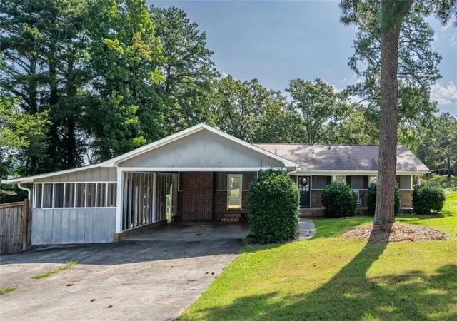 Photo 2 of Single family home for sale at 1 Westlyn Dr, Rome, GA 30165 | MLS# 7822579 | Listing updated on 2026-09-16