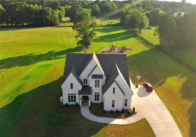 Photo 3 of Sale Pending at 1526 Clover Ln, Bishop, GA 30621 | MLS# 7801994 | Listing updated on 2026-10-07