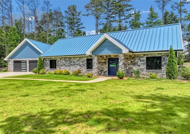 3rd image of 40 Red Oak Cir, Buchanan, GA 30113 | MLS# 7822679