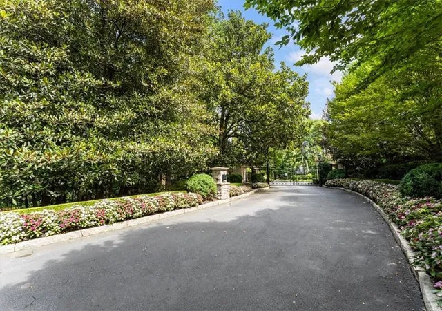 Photo 2 of Single family home for sale at 675 W Paces Fry Unit #10 Rd Nw, Atlanta, GA 30327 | MLS# 7811272 | Listing updated on 2026-09-13