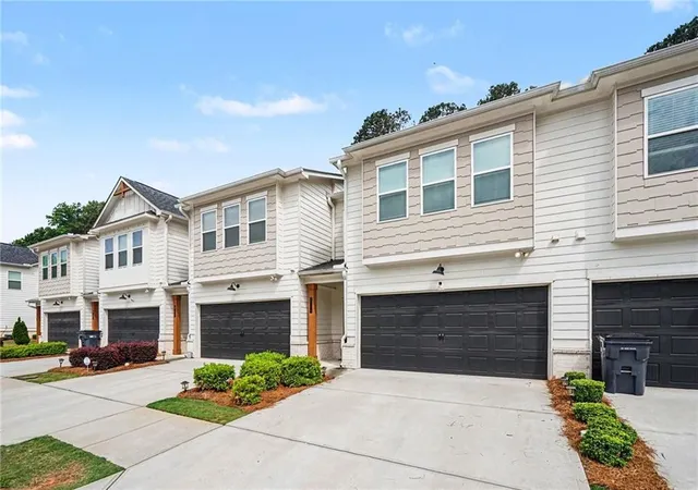 2nd image of 5676 Rockfern Dr, Lilburn, GA 30047 | MLS# 7776445