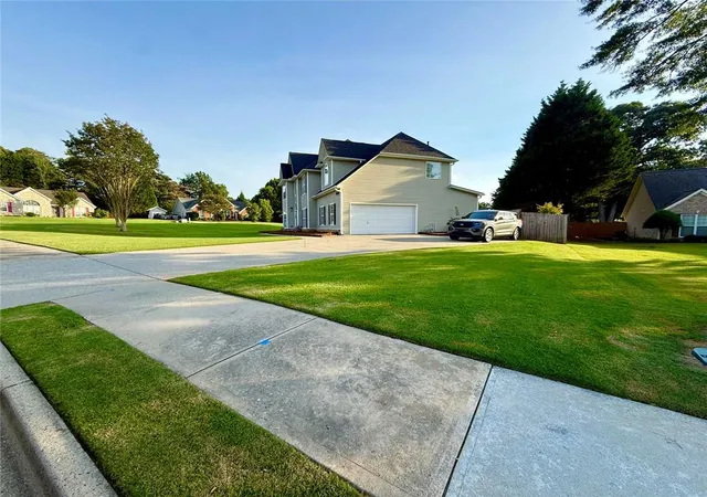 Photo 3 of Sale Pending at 2701 Wynter Snow Run, Bethlehem, GA 30620 | MLS# 7794301 | Listing updated on 2026-08-24