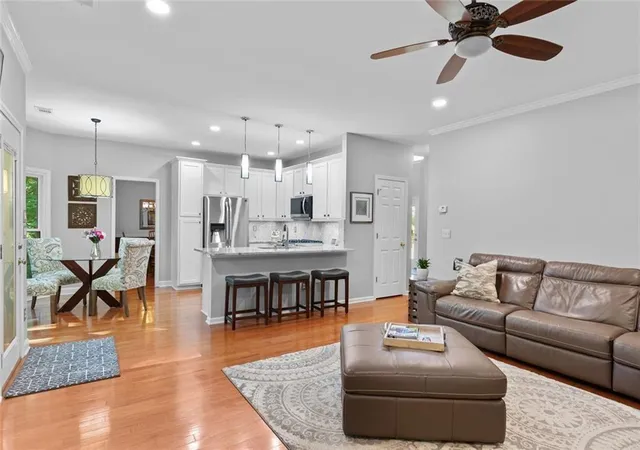 3rd image of 565 Windermere Park Ct, Johns Creek, GA 30022 | MLS# 7783537