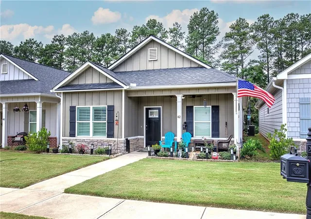 Photo 2 of Single family home for sale at 42 Courtyard Ln, Cartersville, GA 30120 | MLS# 7791500 | Listing updated on 2026-06-30