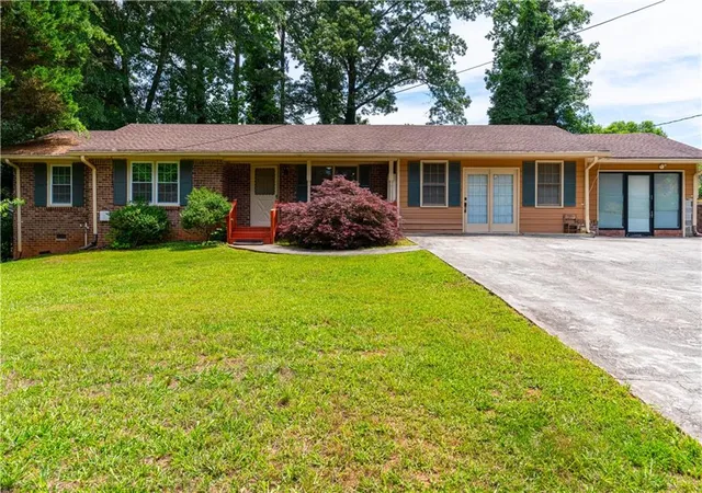 Photo 2 of Single family home for sale at 2888 Mockingbird Cir, Duluth, GA 30096 | MLS# 7788130 | Listing updated on 2026-06-18