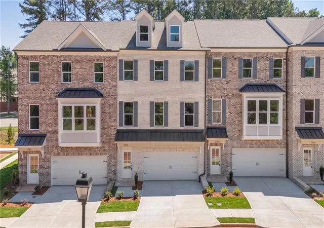Homes for sale in Suwanee, GA | 2741 Hallwood Ln, Suwanee, GA 30024 | MLS# 7789866