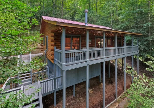 Photo 3 of Sale Pending at 234 Holly Holw Rd, Blue Ridge, GA 30513 | MLS# 7818920 | Listing updated on 2026-09-15