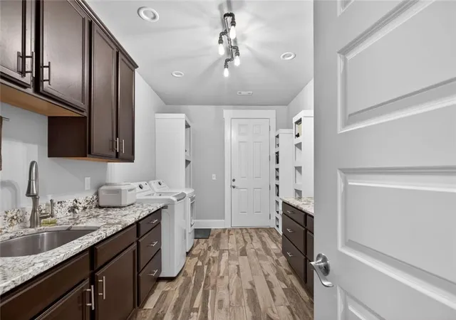 Photo 3 of Sale Pending at 173 W Lake Blvd, Carrollton, GA 30116 | MLS# 7808979 | Listing updated on 2026-10-28