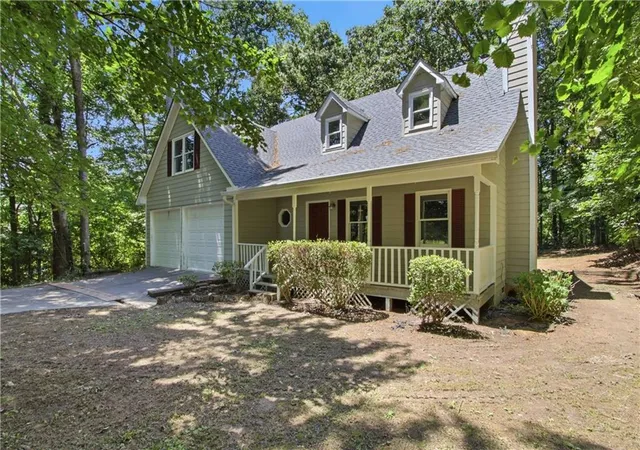 Homes for sale in Calhoun, GA | 104 West Ln Se, Calhoun, GA 30701 | MLS# 7784804