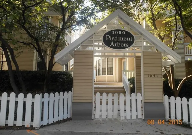 Condominium at 1050 Piedmont Ave Ne #40, Atlanta, GA 30309 | MLS# 5587596 | | Sold on 2015-11-25