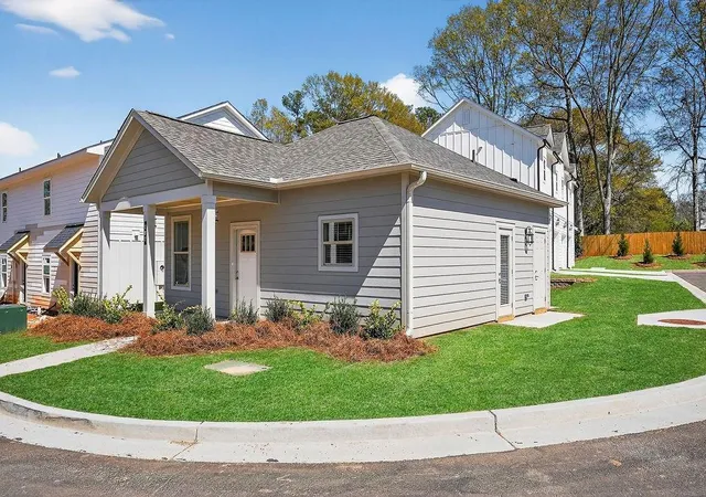 Photo 2 of Single family home for sale at 200 Maddux St, Fayetteville, GA 30214 | MLS# 7731279 | Listing updated on 2026-09-05