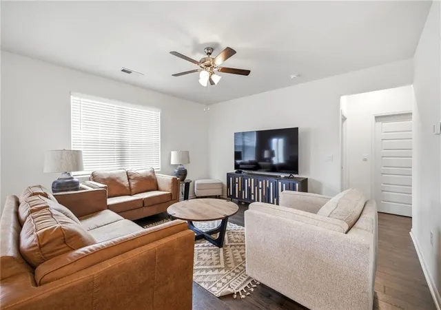 Photo 2 of Single family home for sale at 335 Murray Ln, Hoschton, GA 30548 | MLS# 7811006 | Listing updated on 2026-09-15