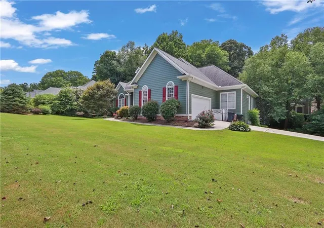 2nd image of 2195 Misty Oaks Dr, Buford, GA 30519 | MLS# 7805246