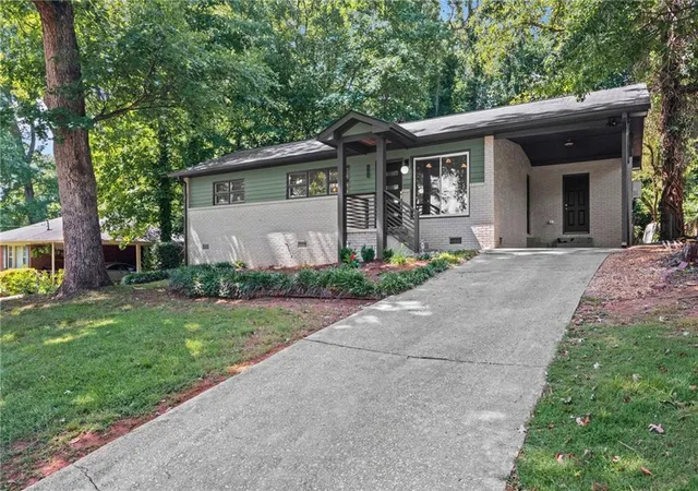 Photo 2 of Single family home for sale at 3010 Pasadena Dr, Decatur, GA 30032 | MLS# 7807119 | Listing updated on 2026-07-26