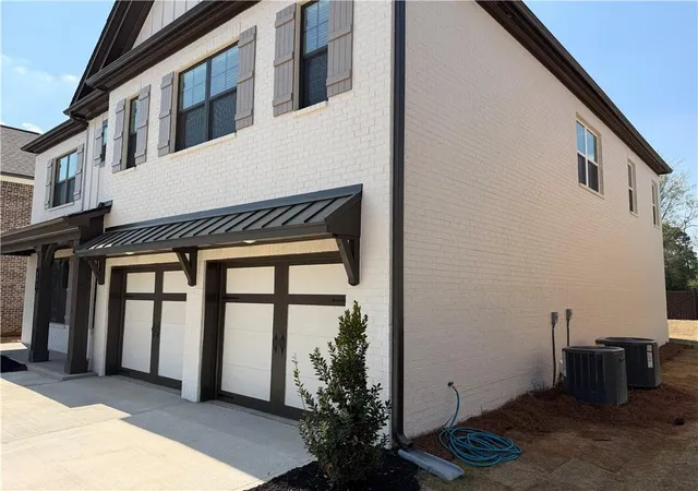Photo 3 of Single family home for sale at 662 Secret Garden Ln, Dacula, GA 30019 | MLS# 7685320 | Listing updated on 2026-10-10
