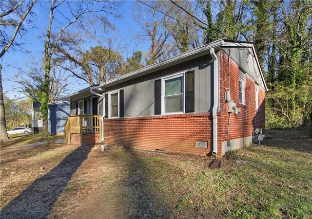 2nd image of 333 Argus Cir Nw, Atlanta, GA 30331 | MLS# 7727794