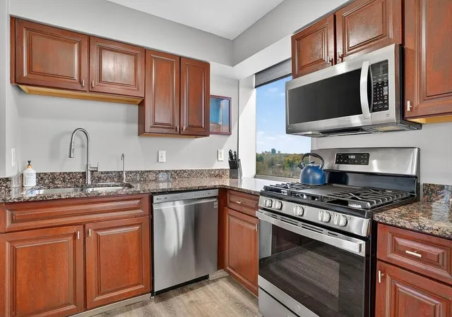 4th image of 2479 Peachtree Rd Ne #1517, Atlanta, GA 30305 | MLS# 7793181