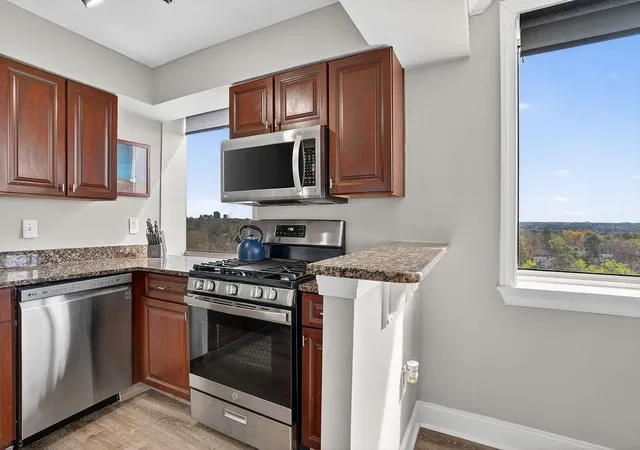 5th image of 2479 Peachtree Rd Ne #1517, Atlanta, GA 30305 | MLS# 7793181