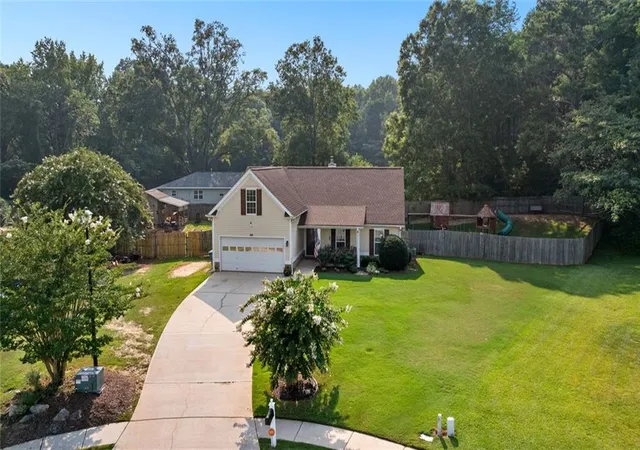 Photo 3 of Single family home for sale at 1003 Marsh Ct, Hampton, GA 30228 | MLS# 7814909 | Listing updated on 2026-08-05