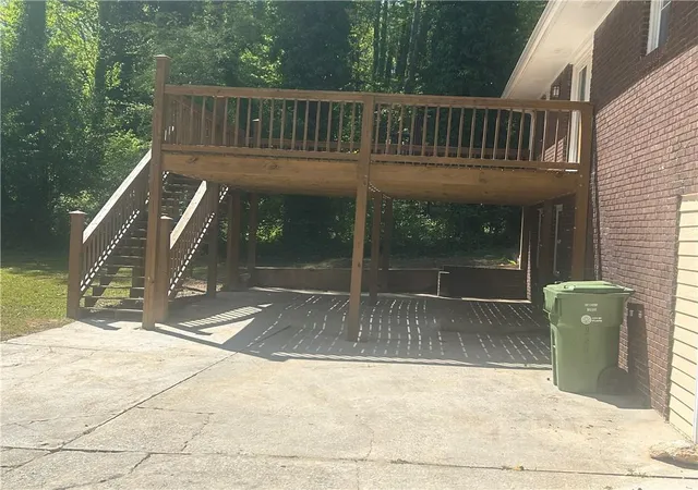 Photo 3 of Sale Pending at 2362 Maxwell Dr Sw, Atlanta, GA 30311 | MLS# 7823833 | Listing updated on 2026-10-02
