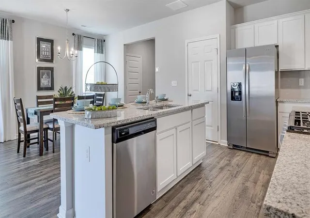 Photo 4 of Sale Pending at 1184 SE Erica Way, Atlanta, GA 30354 | MLS# 7805581 | Listing updated on 2026-10-25