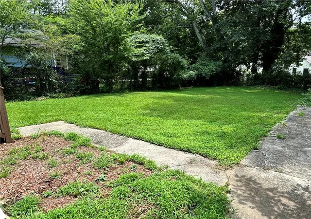 Photo 3 of Single family home for sale at 1082 Mayson Turner Rd NW, Atlanta, GA 30314 | MLS# 7804313 | Listing updated on 2026-08-08