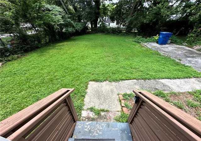 Photo 4 of Single family home for sale at 1082 Mayson Turner Rd NW, Atlanta, GA 30314 | MLS# 7804313 | Listing updated on 2026-08-08