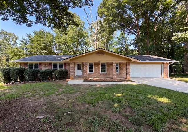 Photo 1 of Single family home for sale at 1653 E Kellogg Cir, Douglasville, GA 30134 | MLS# 7822052 | Listing updated on 2026-10-28