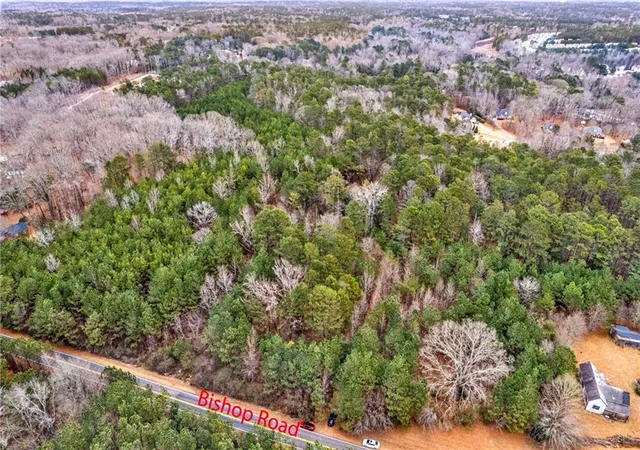 Photo 3 of Sale Pending at 7000 Bishop Rd, Fairburn, GA 30213 | MLS# 7513273 | Listing updated on 2026-10-08