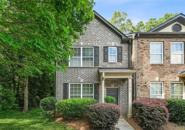 Townhouse for sale at 1618 Bayrose Cir, Atlanta, GA 30344 | MLS# 7799067