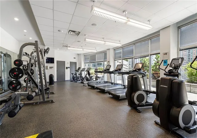 2nd image of 44 Peachtree Pl Ne, Atlanta, GA 30309