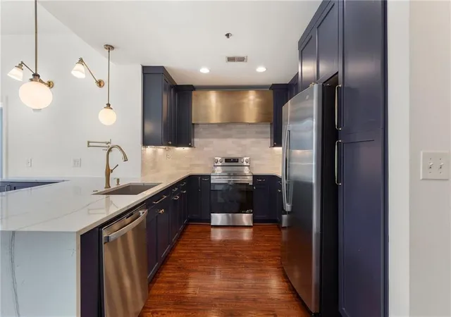 3rd image of 44 Peachtree Pl Ne #1534, Atlanta, GA 30309 | MLS# 7813423