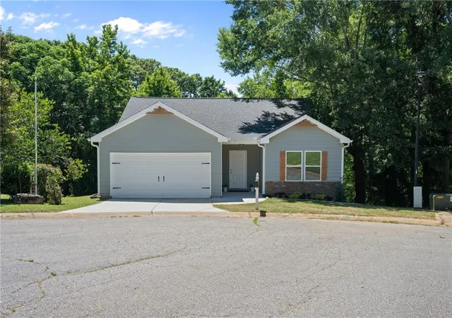 Homes for sale in Royston, GA | 135 Tyrus Ln, Royston, GA 30662 | MLS# 7781991