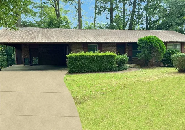 Single family home for sale at 951 Oriole Ln SE, Marietta, GA 30067 | MLS# 7848046