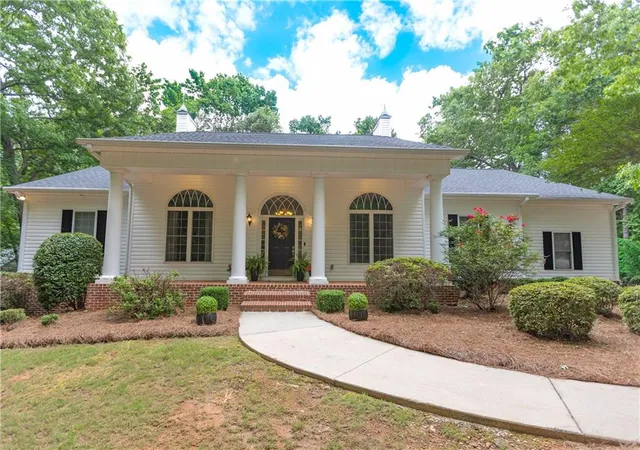 Photo 2 of Single family home for sale at 3905 Oak Hl Rd, Douglasville, GA 30135 | MLS# 7776334 | Listing updated on 2026-08-28