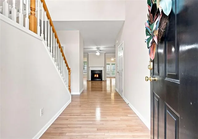 Photo 3 of Sale Pending at 774 Gardenside Cir, Marietta, GA 30067 | MLS# 7823872 | Listing updated on 2026-08-28