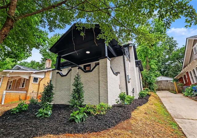 Homes for sale in Atlanta, GA | 1600 Rogers Ave Sw, Atlanta, GA 30310 | MLS# 7790787