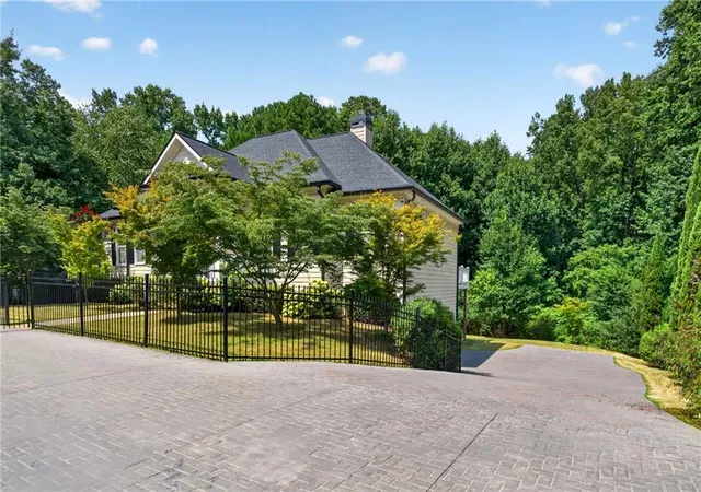 Photo 3 of Sale Pending at 1880 Mayfield Rd, Alpharetta, GA 30009 | MLS# 7814491 | Listing updated on 2026-09-18