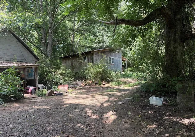 Photo 2 of Sale Pending at 1370 Ball Crk Rd N, Talking Rock, GA 30175 | MLS# 7798134 | Listing updated on 2026-09-17