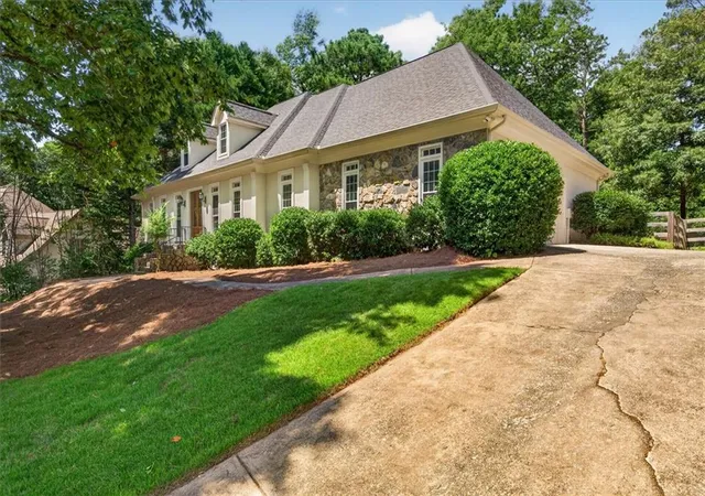 Homes for sale in Roswell, GA | 125 Lazy Laurel Chase, Roswell, GA 30076 | MLS# 7789799