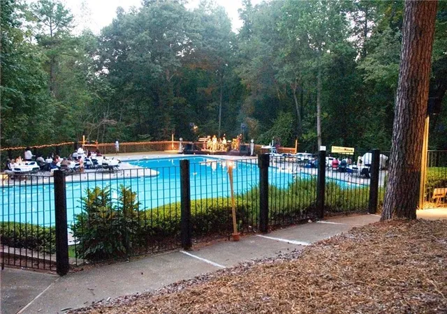 4th image of 4941 Isle Royal Ct, Stone Mountain, GA 30088 | MLS# 7825032