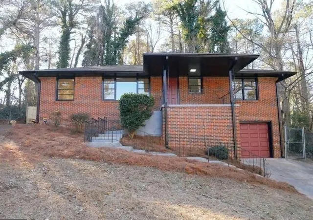 1st image of 2756 Oldknow Dr, Atlanta, GA 30318 | MLS# 7763964